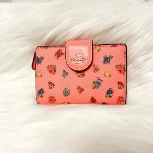 42 | 💐❤️Coach Medium Corner Zip Wallet with Mini Vintage Rose Print - Picture 1 of 8